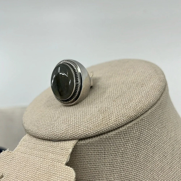 💎 Stunning Labradorite Ring - Blue/Green Flash - Sterling Silver, Size 6 - Picture 5 of 17